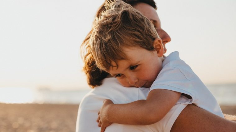 découvrez comment la justice intervient pour procéder au retrait de l'autorité parentale en cas de désintérêt, les conditions requises et les démarches à suivre.